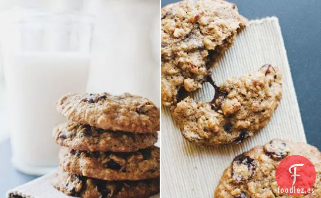 Galletas De Avena Con Chispas De Chocolate Con Cerezas Y Nueces