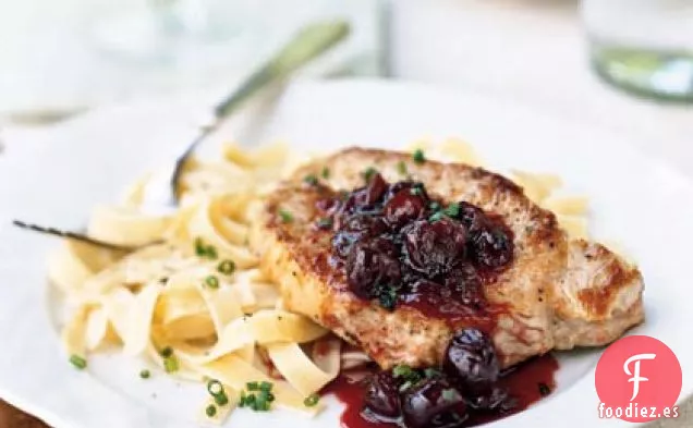 Chuletas de Cerdo con Salsa de Conservas de Cereza