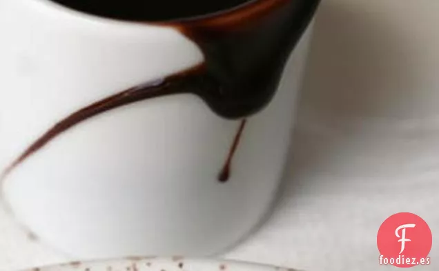 Glaseado De Pistacho, Anacardo Y Turrón De Cereza Con Chocolate Caliente