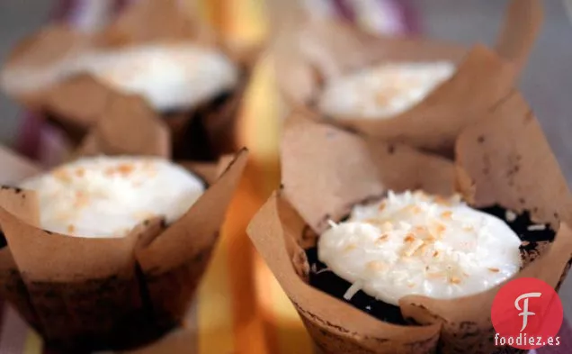 Cupcakes De Chocolate Con Glaseado De Coco