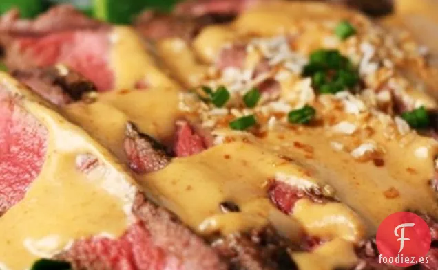 Carne de Res con Salsa de Coco y Maní