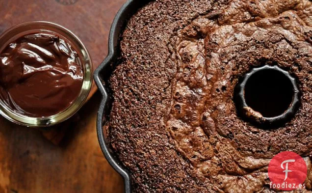 Pastel De Chocolate Rico Con Relleno De Coco Y Ganache