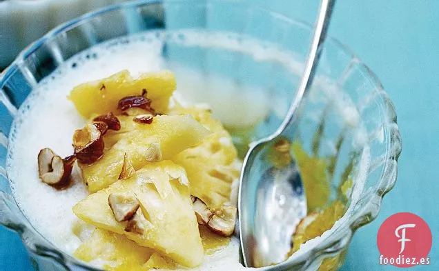 Pudín de Coco con Piña y Anacardos Confitados