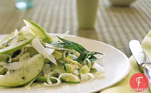 Ensalada de Jengibre, Manzana Verde, Cebolla Dulce y Coco