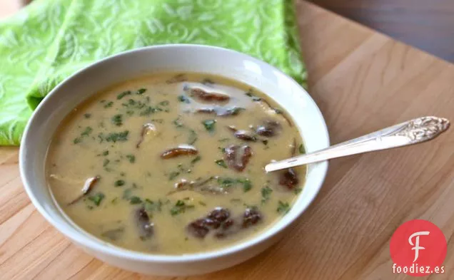 Sopa de Pollo con Coco al Estilo Tailandés