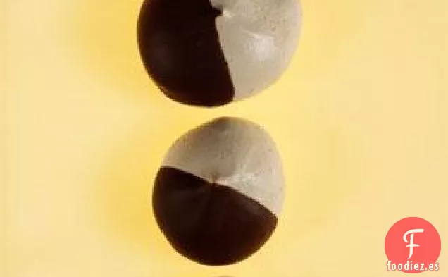 Merengues Espresso bañados en chocolate