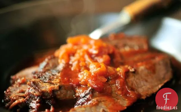 Falda de Pecho Asada glaseada con café
