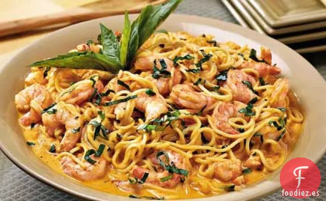 Camarones con Crema de Pimiento Rojo Asado