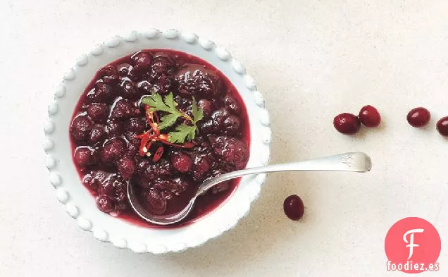 Salsa De Arándanos De Piña Con Chiles Y Cilantro