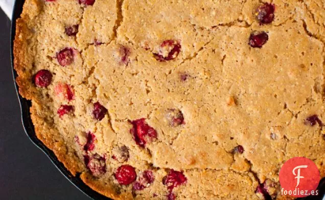 Pan de Maíz con Sartén de Arce de Arándano