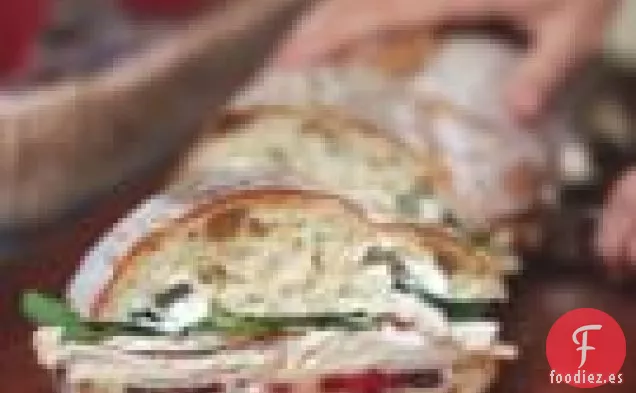 Pan Italiano Con Pavo, Queso Cheddar Blanco Y Salsa De Arándanos