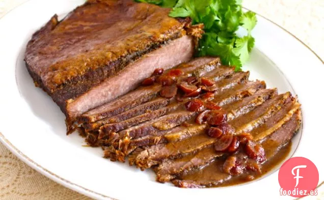 Falda de Cocción Lenta con Salsa de Chipotle y Arándanos
