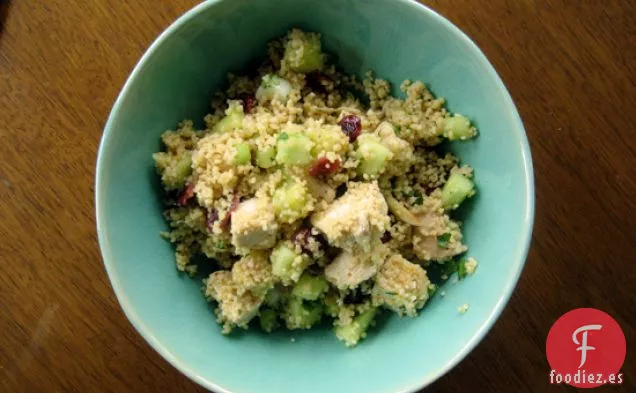 Ensalada De Cuscús Con Almendras, Arándanos Y Pollo