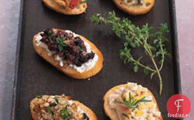 Crostini De Queso De Cabra Y Tapenade De Oliva