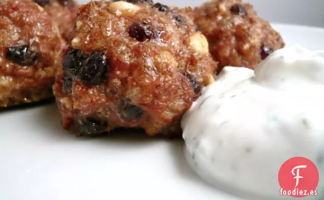 Albóndigas De Cordero Con Salsa De Yogur