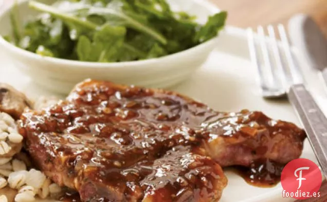 Chuletas de Cerdo Cocidas en Sartén con Salsa de Grosellas Rojas