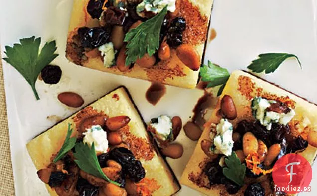 Cuadrados de Polenta con Gorgonzola y Piñones