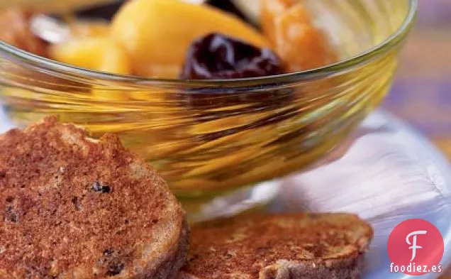 Chremslach de Pascua con Compota de Frutas Mixtas