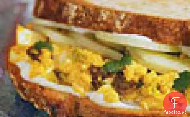 Sándwiches de Ensalada de Huevo al Curry