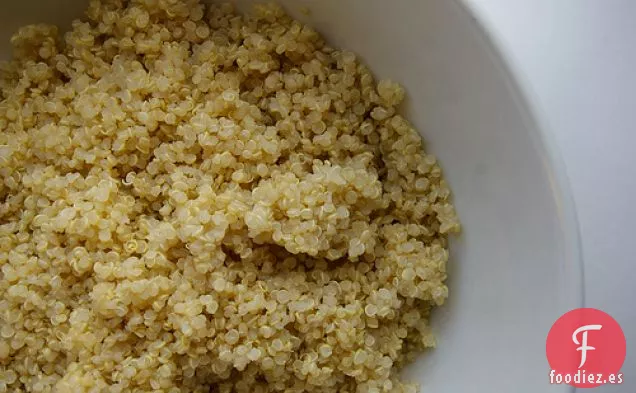 Ensalada De Quinua Con Vinagreta De Curry Y lima