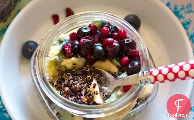 Parfaits De Desayuno De Quinua Con Fruta Y Huevo