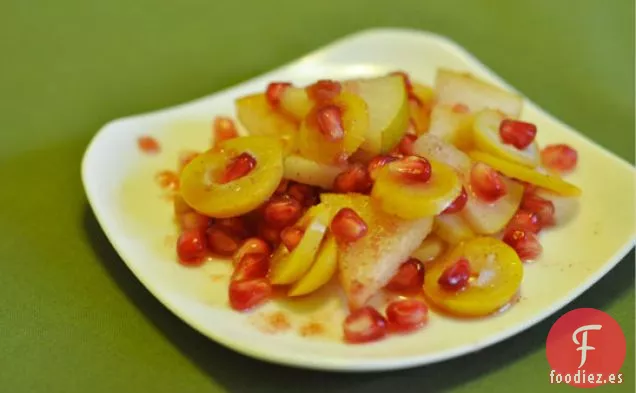 Ensalada De Pera Asiática, Dátil Fresco Y Granada