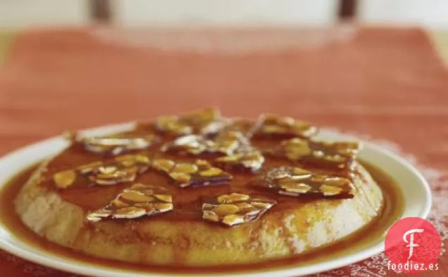 Flan de Dátiles con Almendras Quebradizas