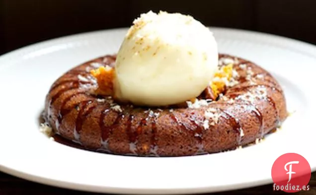 Nuez, Dátil Y Miel Savarin, Panal, Sorbete De Yogur