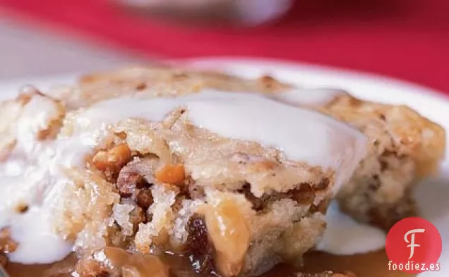 Pastel de Pudín de Frutos Secos con Salsa de Vainilla