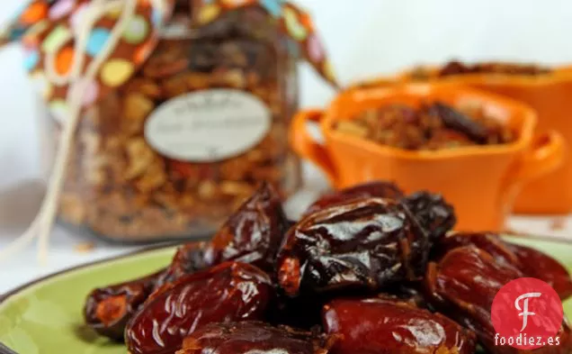 Granola de Almendras con Dátiles y Pimienta de Jamaica