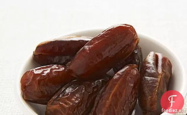 Paletilla de Cordero Asada con Cuscús y Relleno de Dátiles