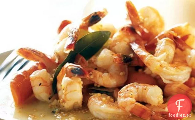 Camarones Escalfados con Hojas de Laurel y Limón