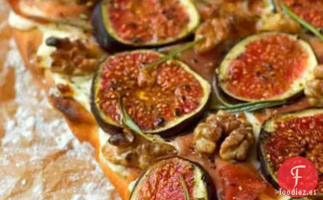 Pizza De Higos Y Jamón Con Ricota, Nueces Y Romero