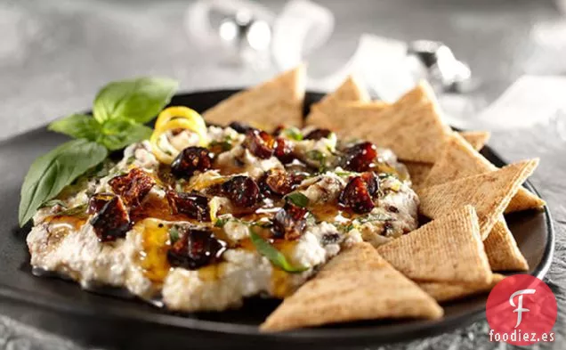 Ricotta Cítrica Untada con Higos, Miel y Albahaca