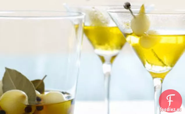 Gibson con aroma a Azafrán Y Cebollas De Cóctel En Escabeche