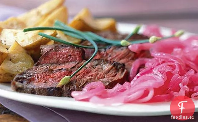 Filete de Chalota con Patatas Asadas y Cebollas en Escabeche