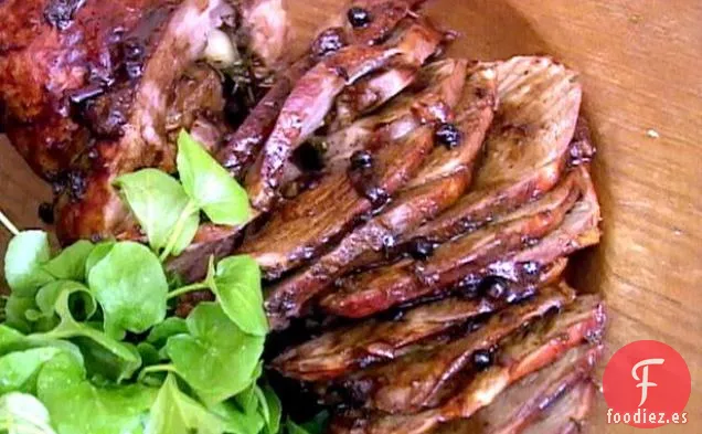 Pierna de Cordero Asada con Cerveza Negra, Miel y Tomillo