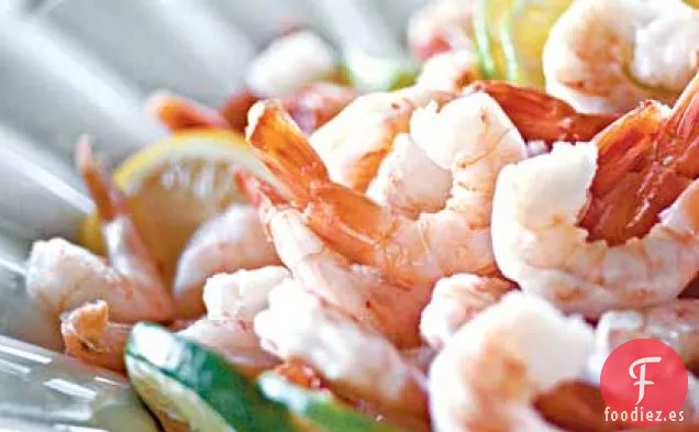 Camarones Hervidos Con Salsa de Rémoulade y Salsa de Cóctel Picante