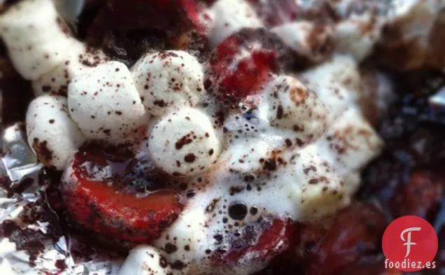 Paquetes De Fresas A La Barbacoa, Chocolate Negro Y Malvavisco