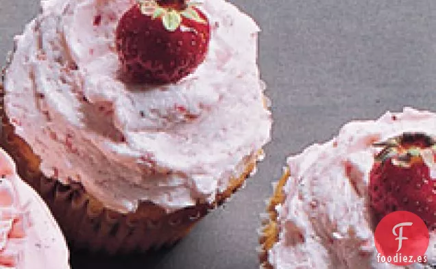 Cupcakes De Fresa Con Crema De Mantequilla De Fresa