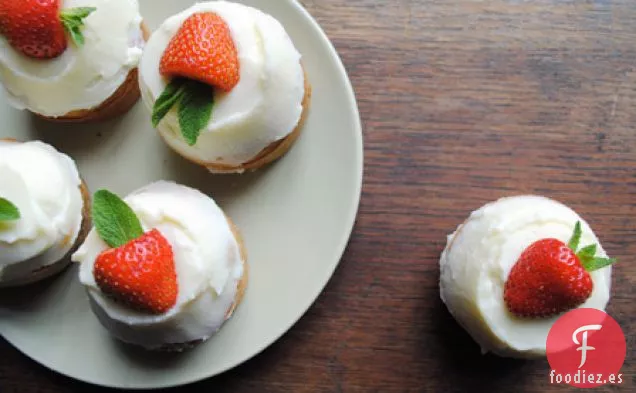Cupcakes De Fresa Con Glaseado De Mascarpone