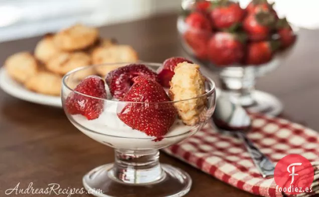 Fresas Y Nata Con Macarrones