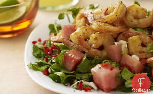 Camarones Calientes y agrios a la parrilla Con Ensalada de berros de Sandía