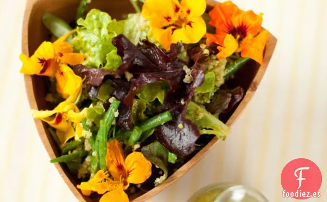 Ensalada De Quinua Y Verde Con Aderezo De Mango