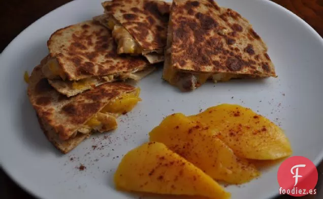 Quesadillas de Pollo con Mango y Chile