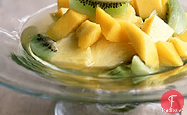 Fruta Tropical Escalfada Sobre Sorbete