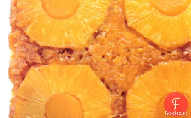 Pastel invertido de piña y mango