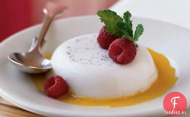 Panna Cotta de Vainilla y Almendras con Salsa de Mango