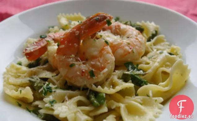 Camarones Con Espárragos Y Pasta