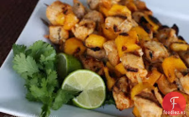 Pinchos de Pollo con Mango y chile y lima